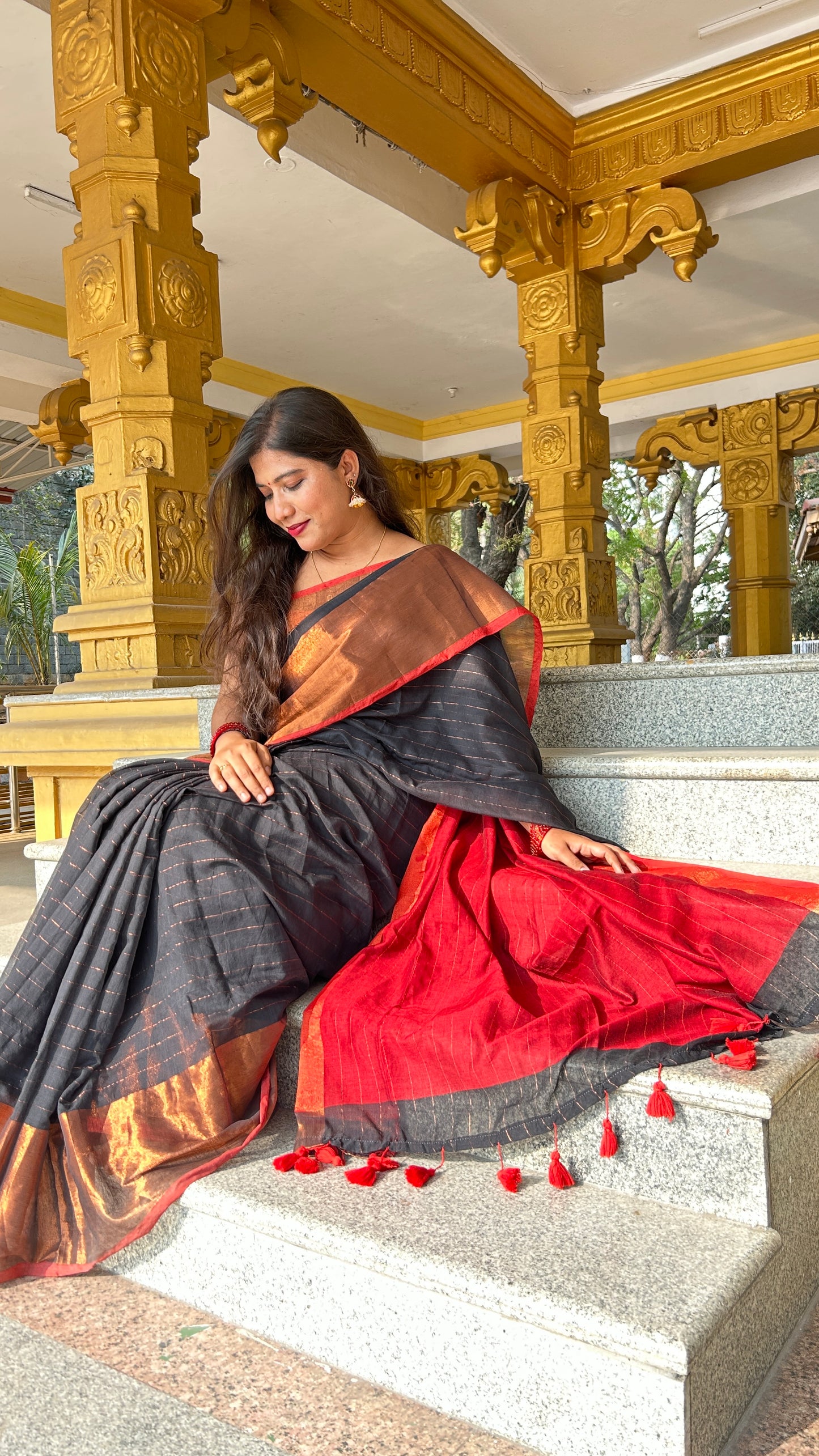 Raktrekha – 120 Count Mul Cotton Saree with Zari Border & Red Lining